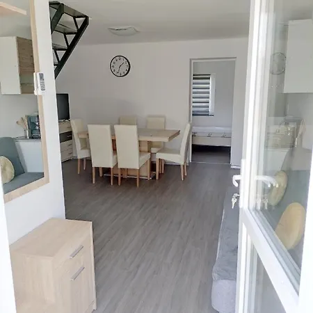 Prestige Vendeghaz Apartmán *